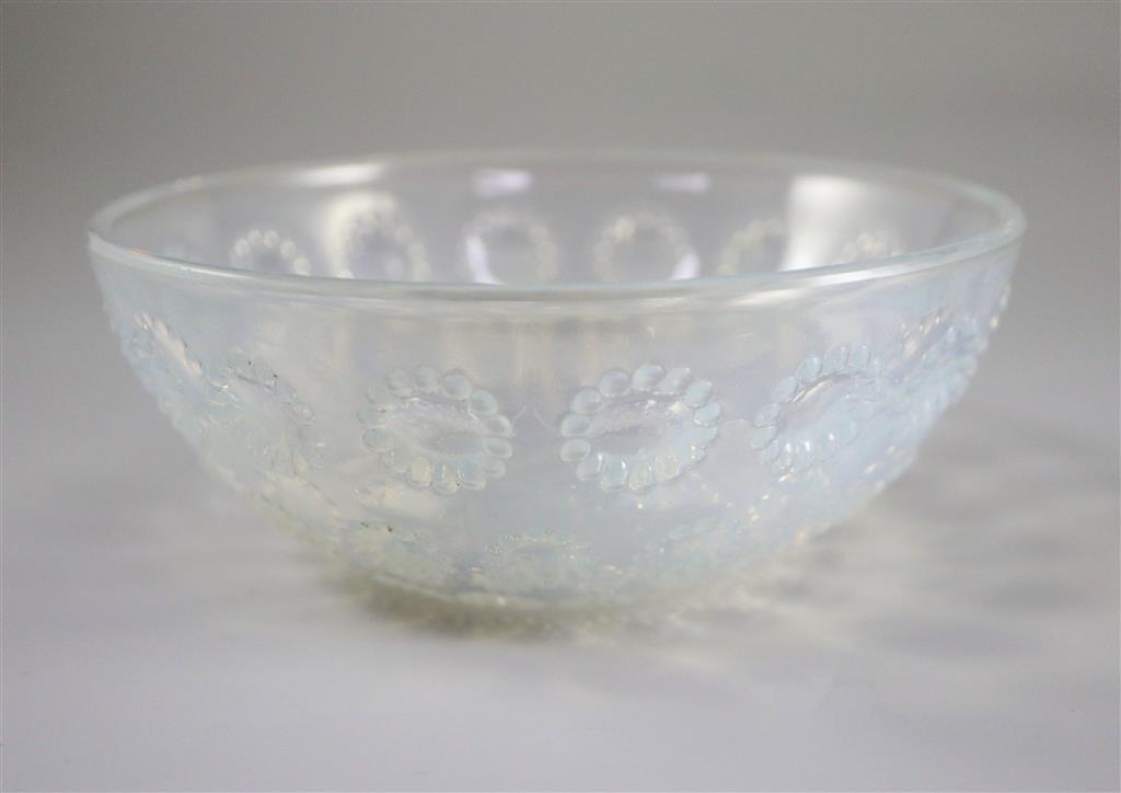 René Lalique. A pre-war opalescent glass Asters pattern bowl, no.3304, designed in 1935, 13.5cm diameter